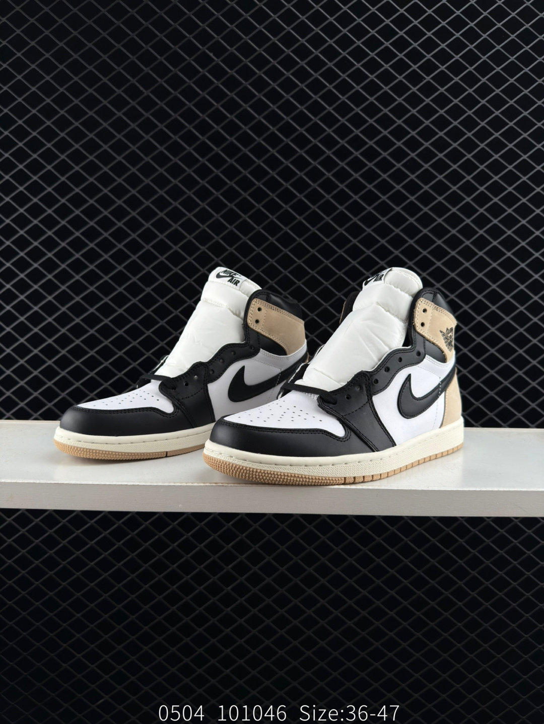 Nike Air Jordan 1 Retro High OG”Black/White“